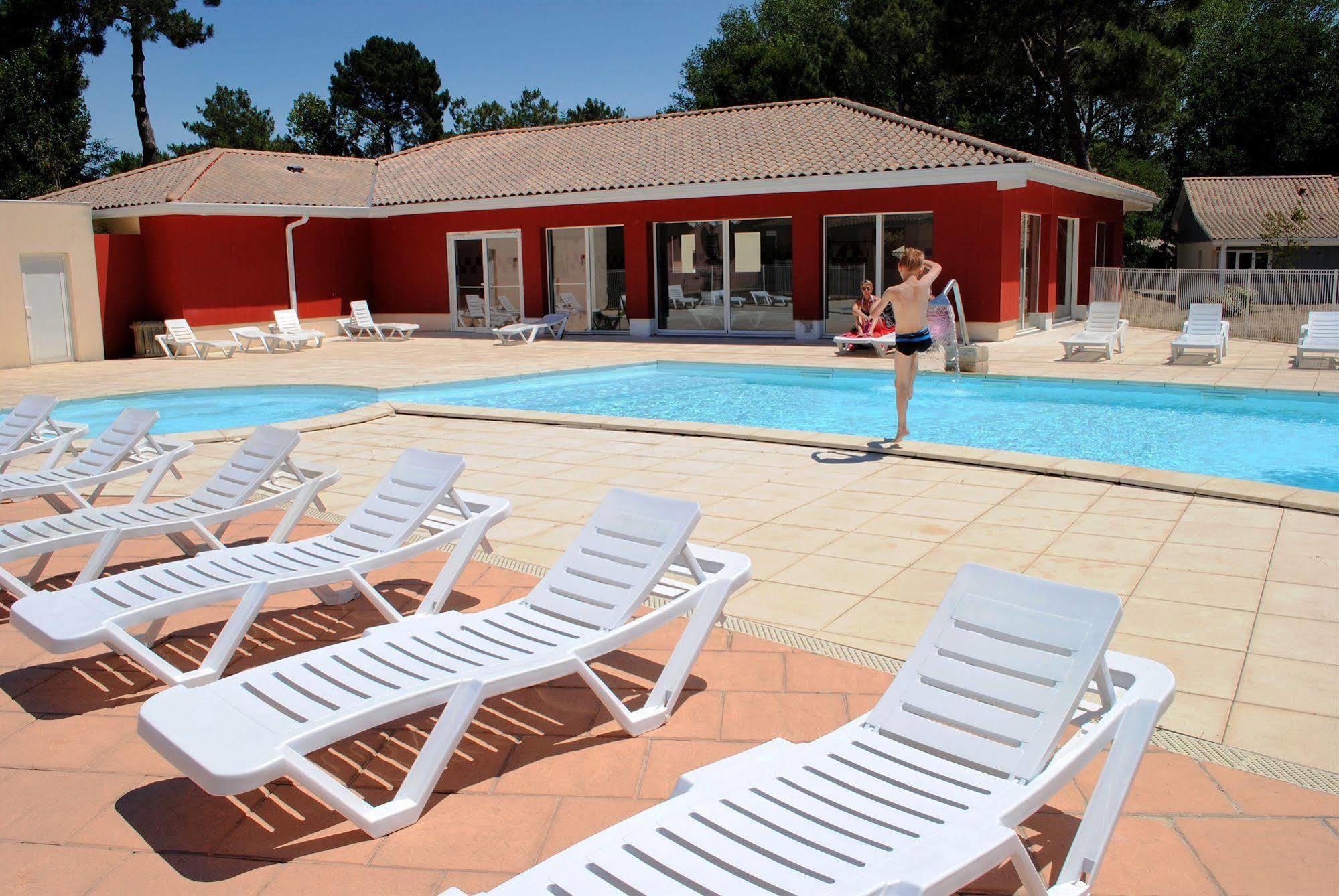 Résidence Néméa Les Rives de Saint Brice Ares Exterior foto